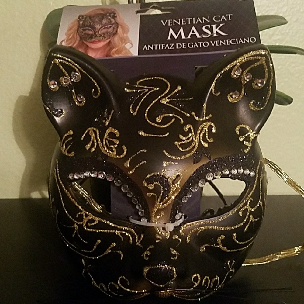 Venetian Cat Mask